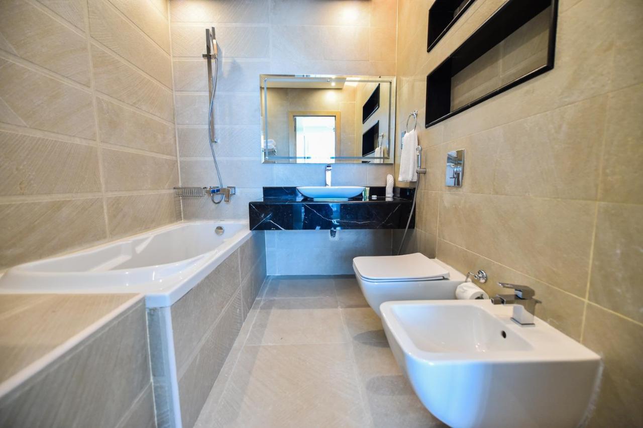 Waterfront Hotel Apartment Lusail Ngoại thất bức ảnh