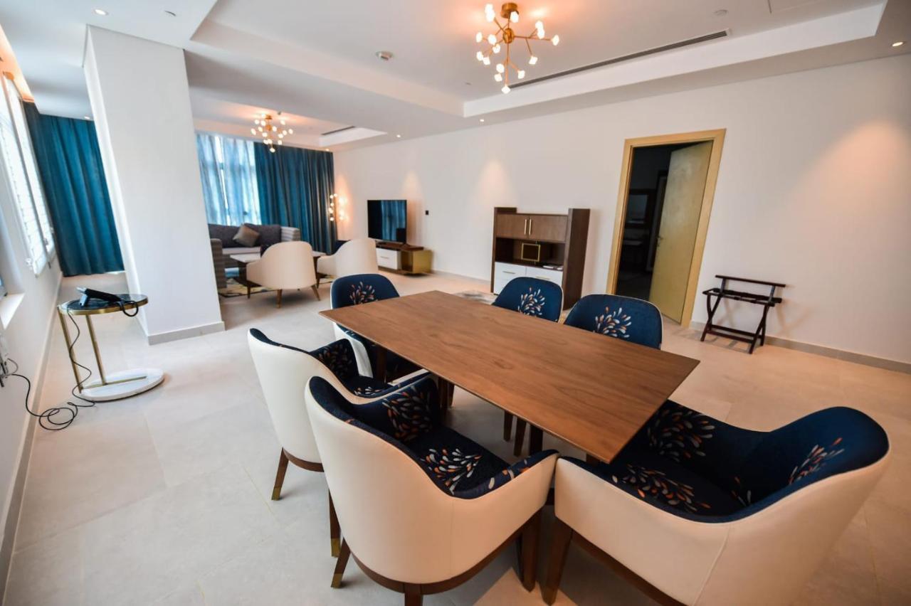 Waterfront Hotel Apartment Lusail Ngoại thất bức ảnh A suite at the hotel