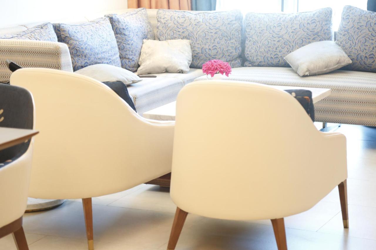 Waterfront Hotel Apartment Lusail Ngoại thất bức ảnh The interior of a suite at the hotel