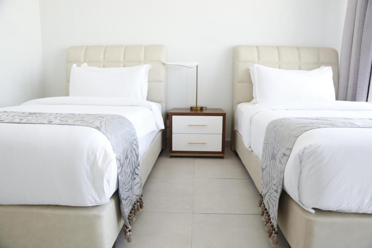 Waterfront Hotel Apartment Lusail Ngoại thất bức ảnh Two beds