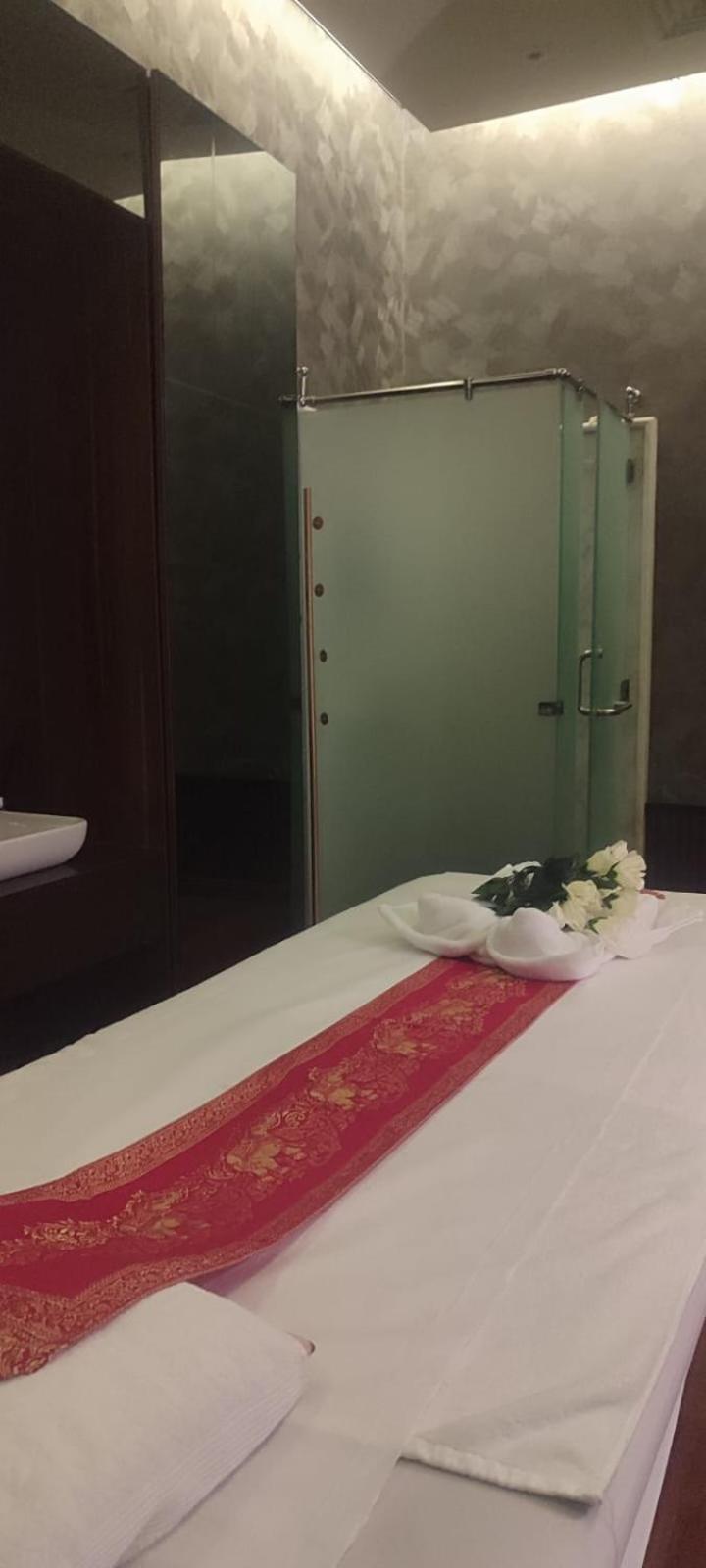 Waterfront Hotel Apartment Lusail Ngoại thất bức ảnh A shower cubicle in a Thai spa
